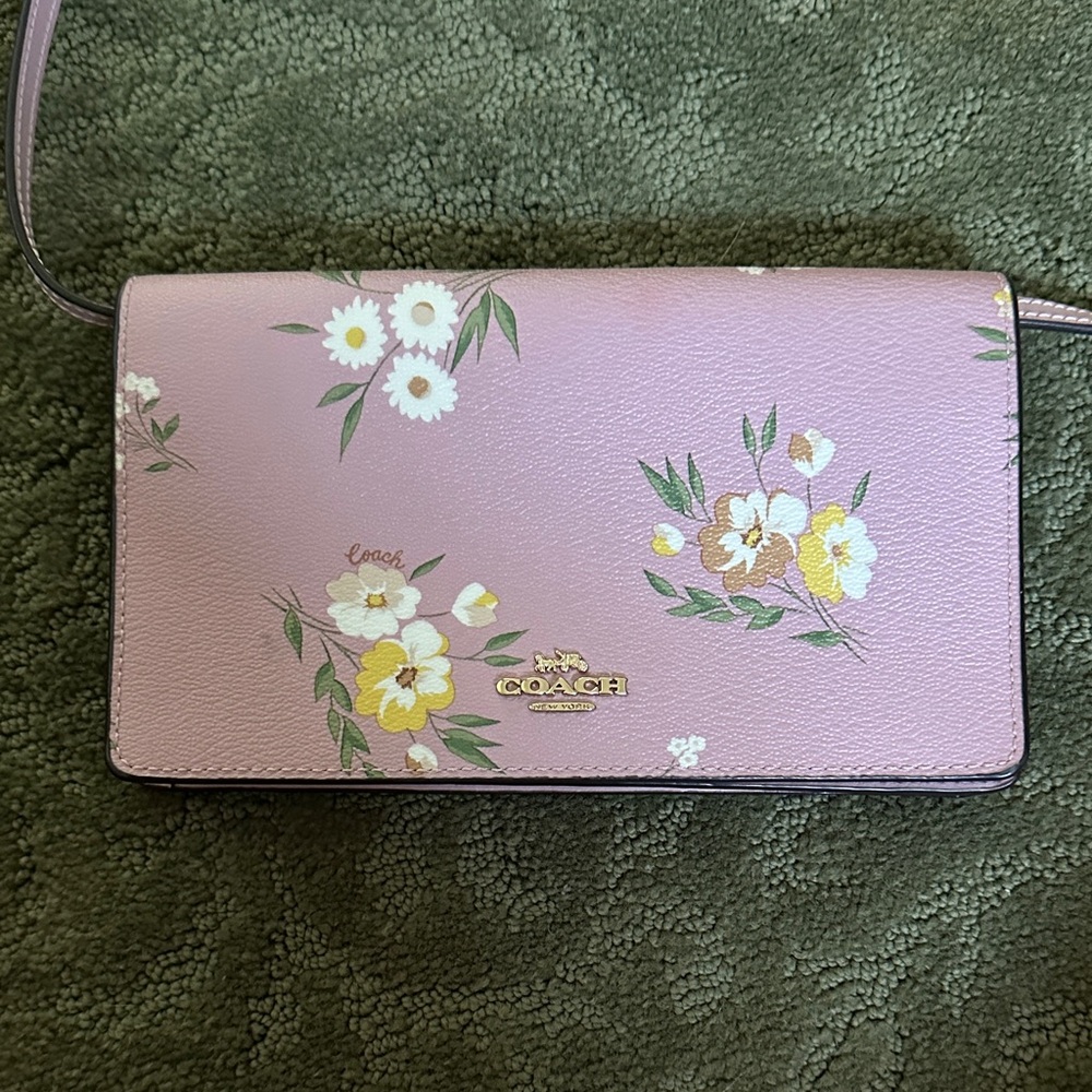 Coach Hayden Foldover Crossbody Clutch with Tossed Daisy Print EUC